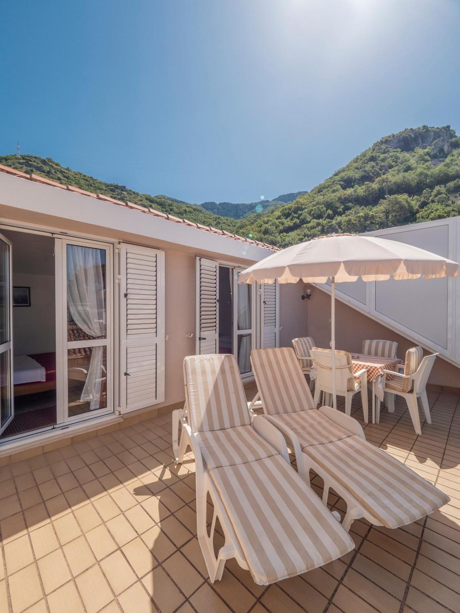 Apartments Marina Sveti Stefan Dış mekan fotoğraf